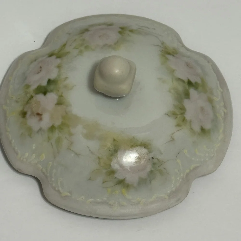 Vintage‎ Ceramic Powder Jar/Trinket Box, Off White with Handpainted Pink Roses